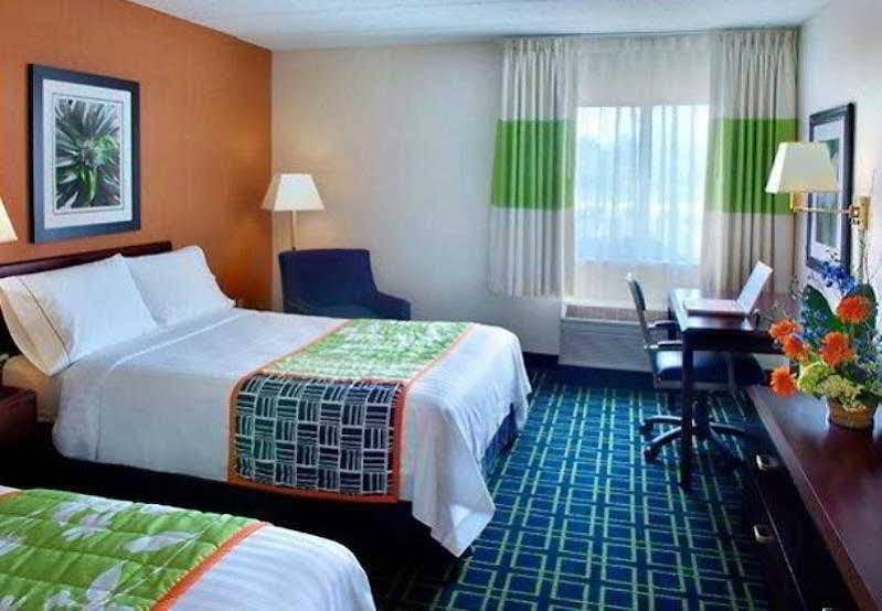 Fairfield Inn By Marriott Amesbury Bagian luar foto