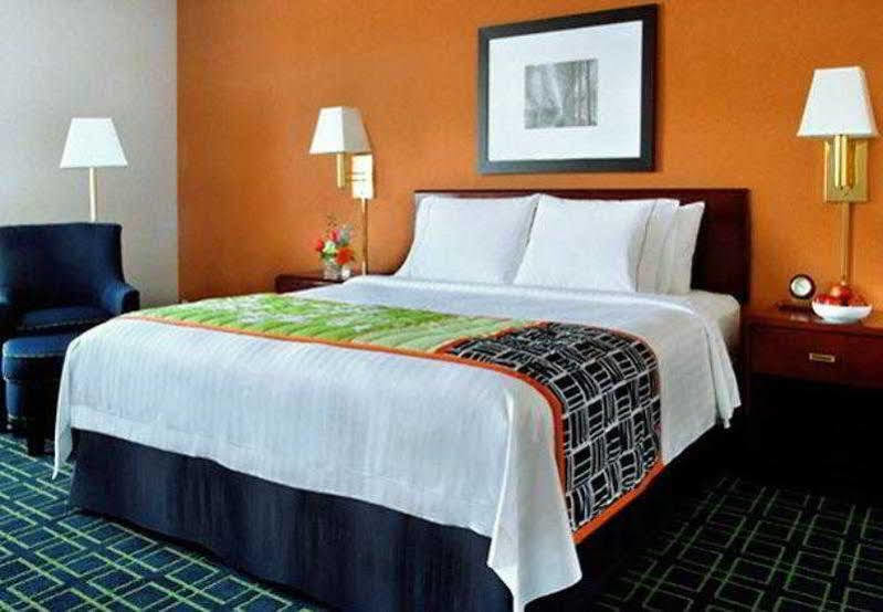 Fairfield Inn By Marriott Amesbury Bagian luar foto